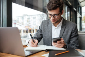 Pró-labore ou Divisão de Lucros: qual a melhor forma de retirar dinheiro da empresa?